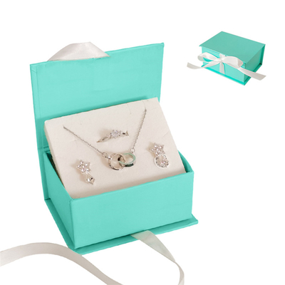 Joyero magnético de lujo con incrustaciones de esponja EVA para collar de anillo