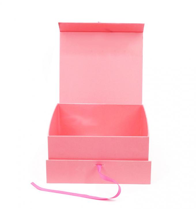 cajas de regalo duras magnéticas del rosa 1600g con el punto de la cinta ULTRAVIOLETA 0