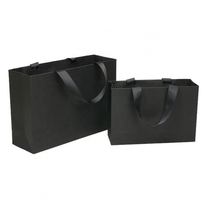 B9 W9 acanaló el LOGOTIPO de papel impreso negro de lujo del ODM de las bolsas 0
